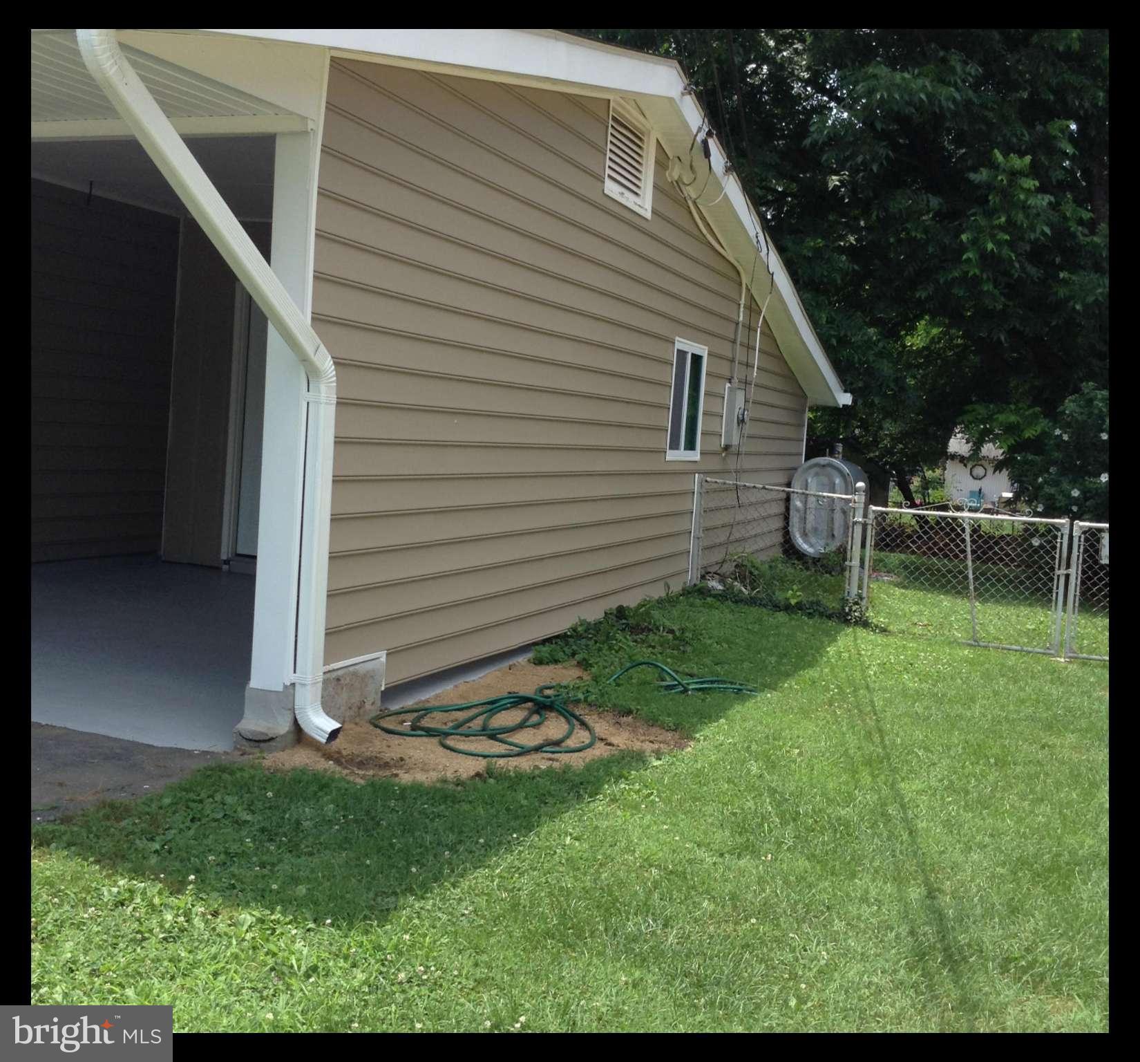 8012 Russell Road Alexandria, VA 22309 - Photo 3 of 26 Exterior (Front)