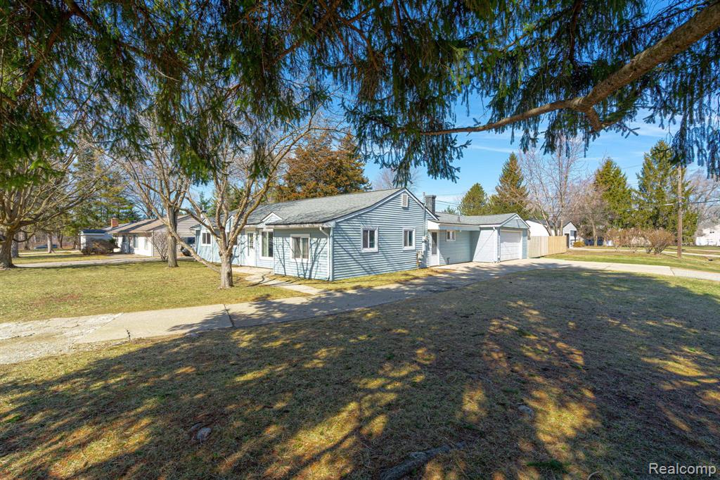 6460 Hermana Road West Bloomfield, MI 48324 - Photo 24 of 25 Gallery Image 24