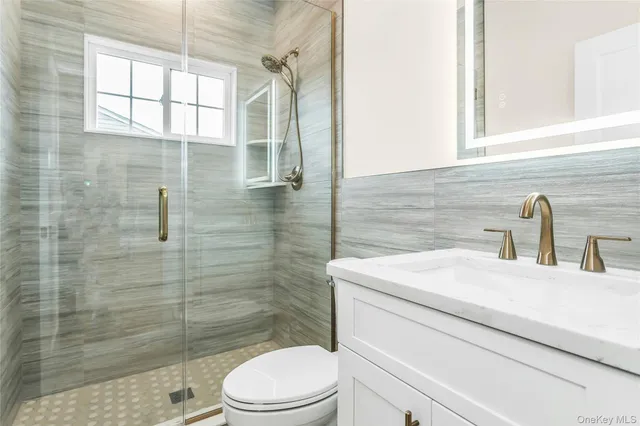 $1,648,888 | 8 Sebree Place, Plainview, NY 11803