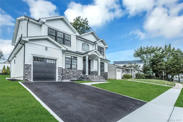 $1,648,888 | 8 Sebree Place, Plainview, NY 11803