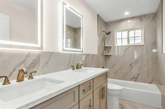 $1,648,888 | 8 Sebree Place, Plainview, NY 11803