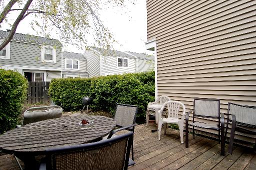 2084 Sutherland Place Hoffman Estates, IL 60169 - Photo 9 of 9 a view of outdoor space yard and patio