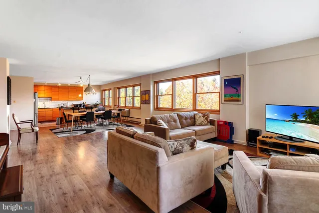 $309,500 | 7900 Old York Road, Unit 907A, Elkins Park, PA 19027