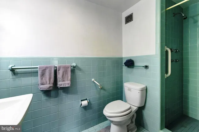 $309,500 | 7900 Old York Road, Unit 907A, Elkins Park, PA 19027