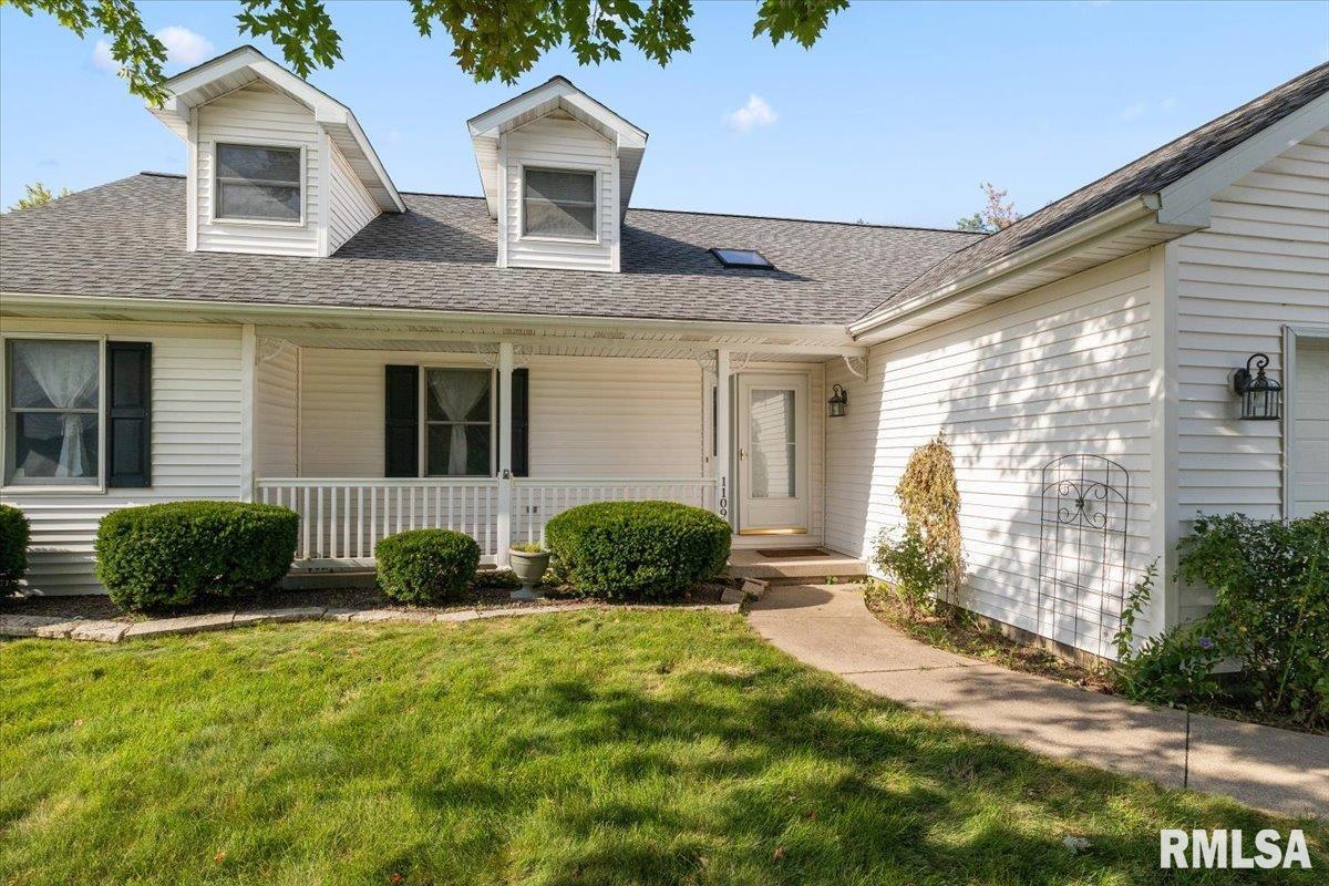 1109 Old Crows Way Springfield, IL 62712 - Photo 1 of 33