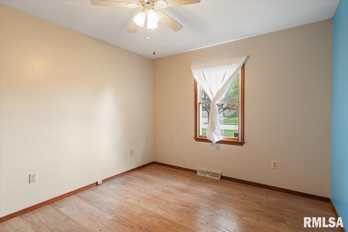 1109 Old Crows Way Springfield, IL 62712 - Photo 23 of 33