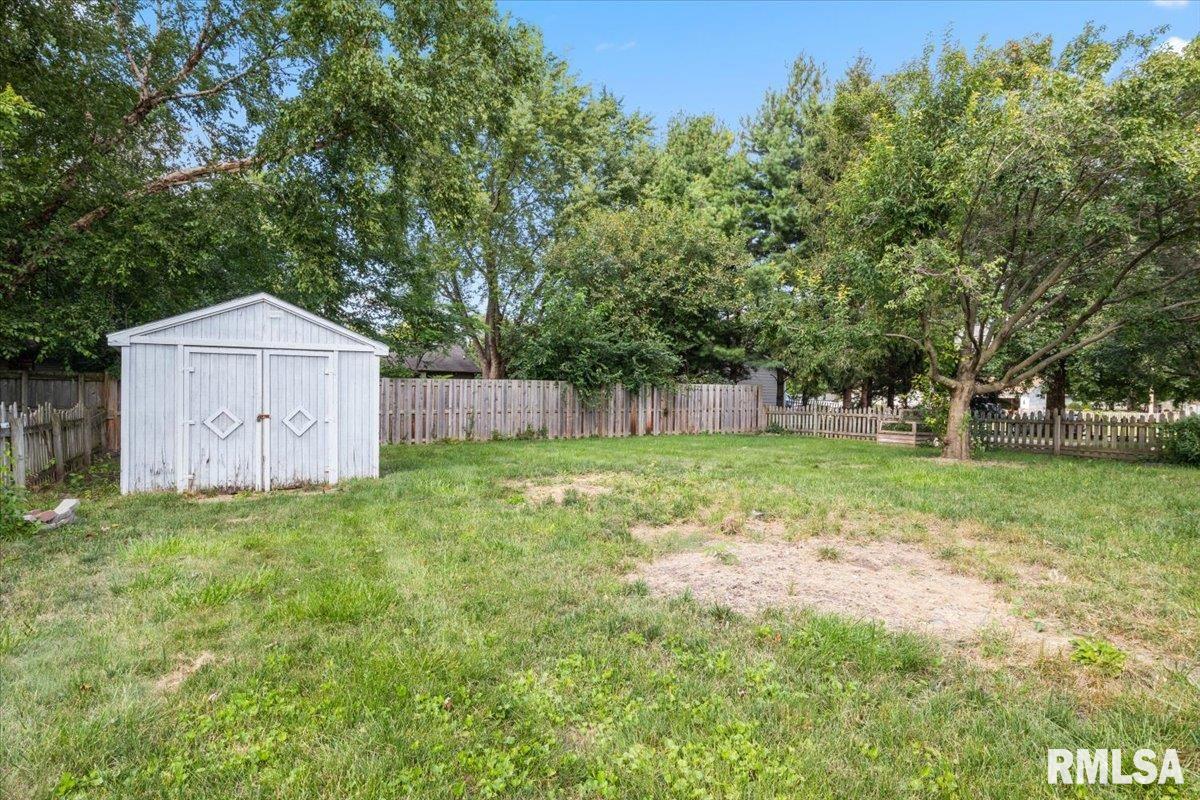 1109 Old Crows Way Springfield, IL 62712 - Photo 30 of 33