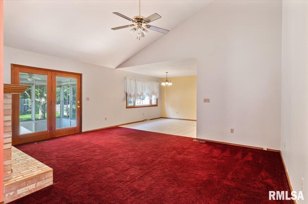 1109 Old Crows Way Springfield, IL 62712 - Photo 6 of 33
