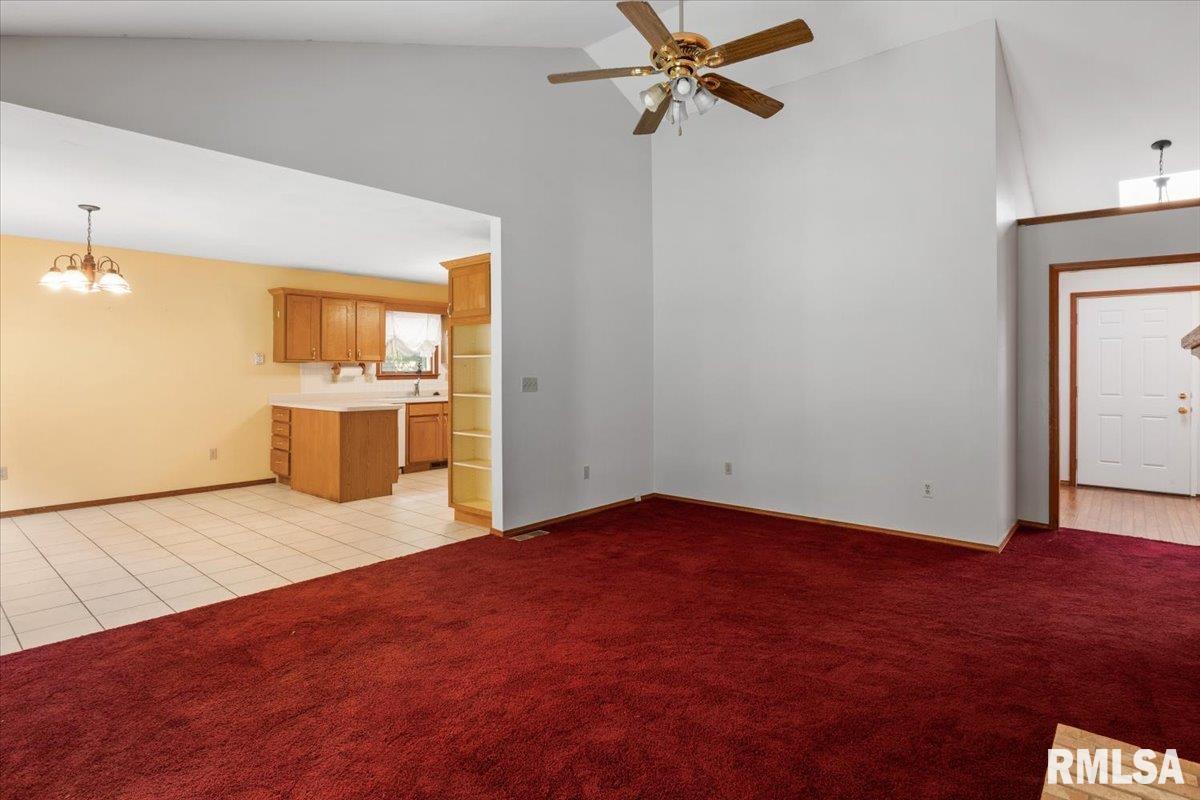 1109 Old Crows Way Springfield, IL 62712 - Photo 9 of 33