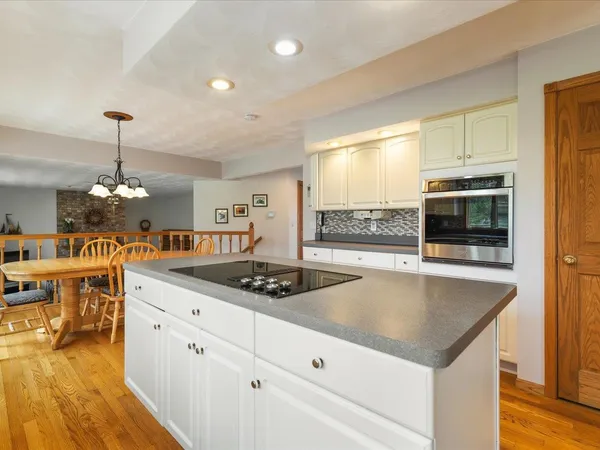 $415,000 | 659 Southgate Drive, Lake Summerset, IL 61019
