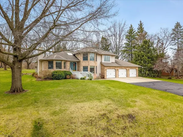 $415,000 | 659 Southgate Drive, Lake Summerset, IL 61019