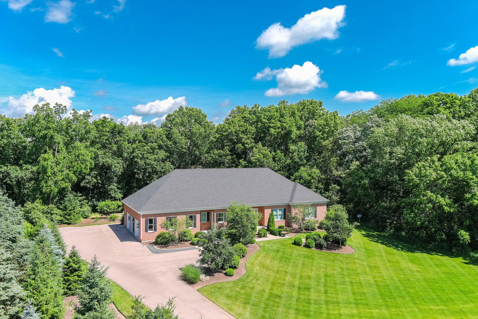 4-n730 High Meadow Road St. Charles, IL 60175 - Photo 1 of 41 Gallery Image 1