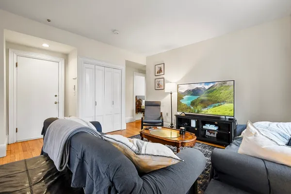 $3,650 | 59 East Springfield Street, Unit 2, Boston, MA 02118