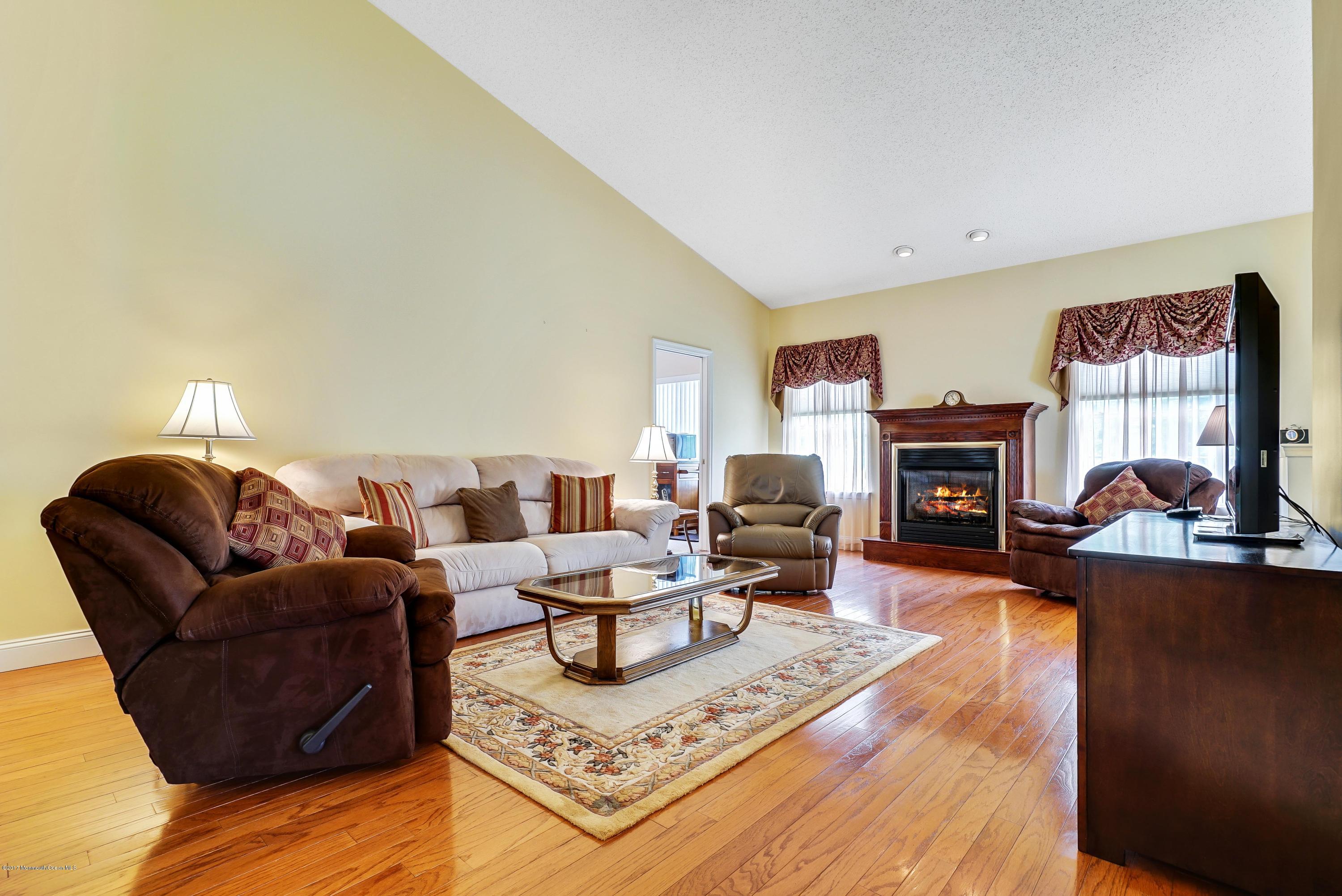 34 Congressional Road Jackson, NJ 08527 - Photo 1 of 36 Interior