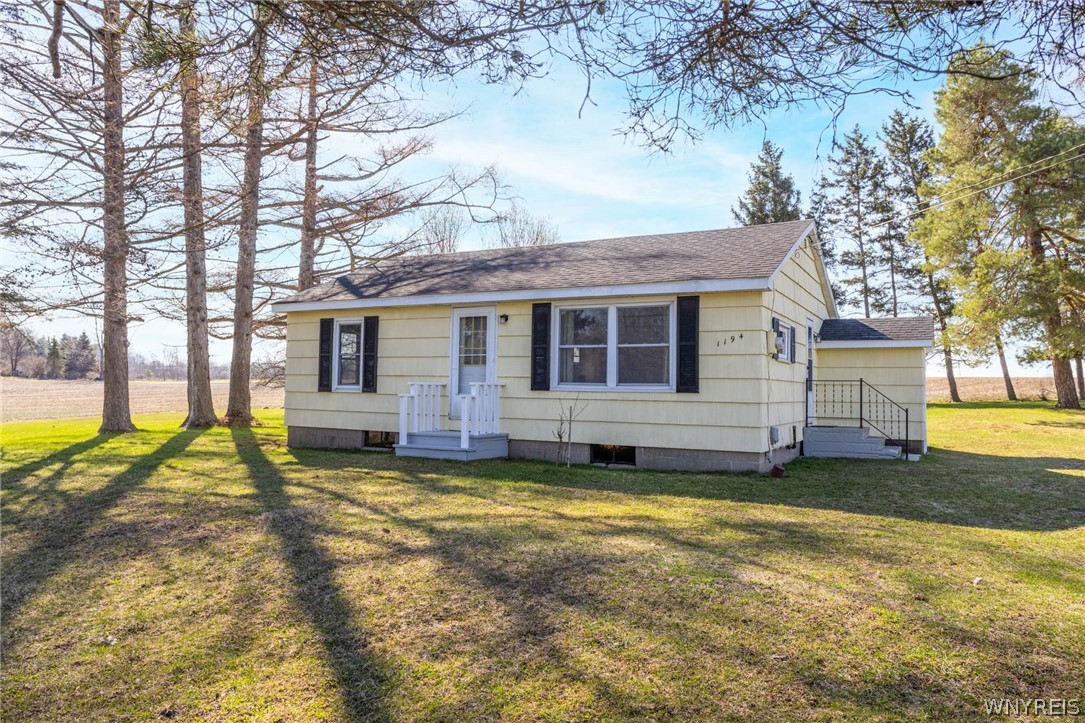 1194 Akron Road Pembroke, NY 14036 - Photo 1 of 38