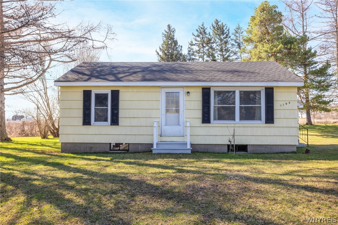1194 Akron Road Pembroke, NY 14036 - Photo 3 of 38