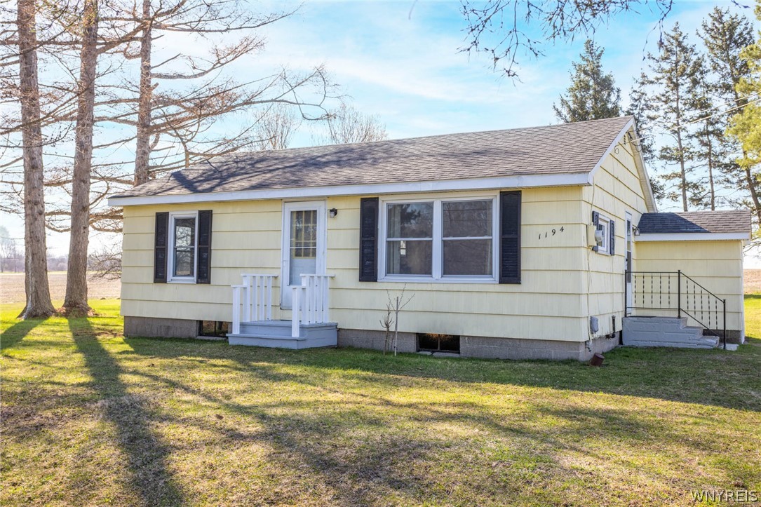 1194 Akron Road Pembroke, NY 14036 - Photo 4 of 38