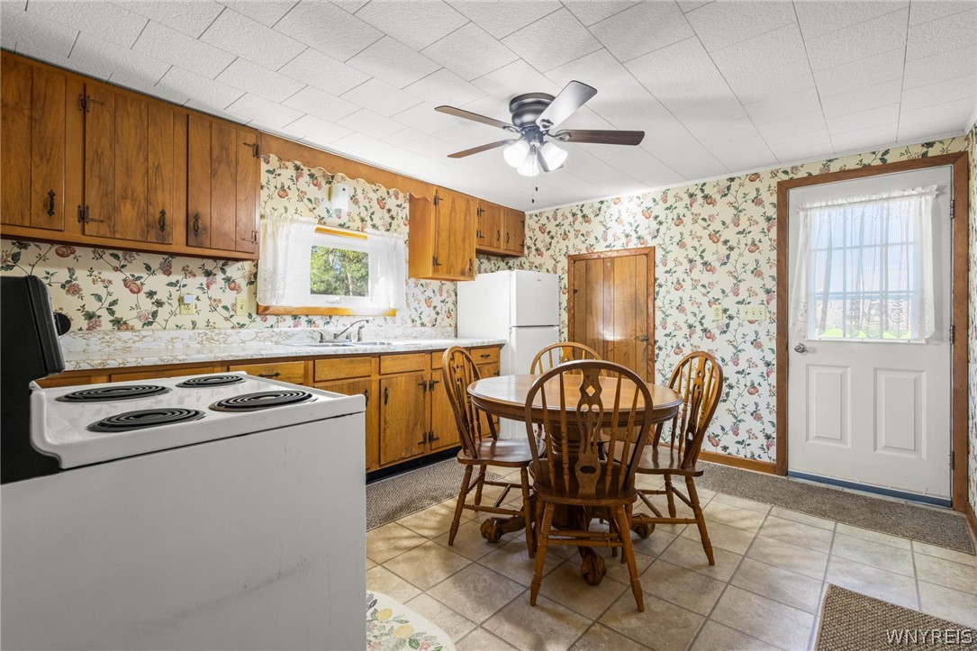 1194 Akron Road Pembroke, NY 14036 - Photo 6 of 38