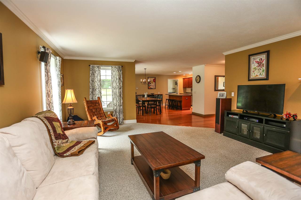 265 Candia Road Chester, NH 03036 - Photo 9 of 32
