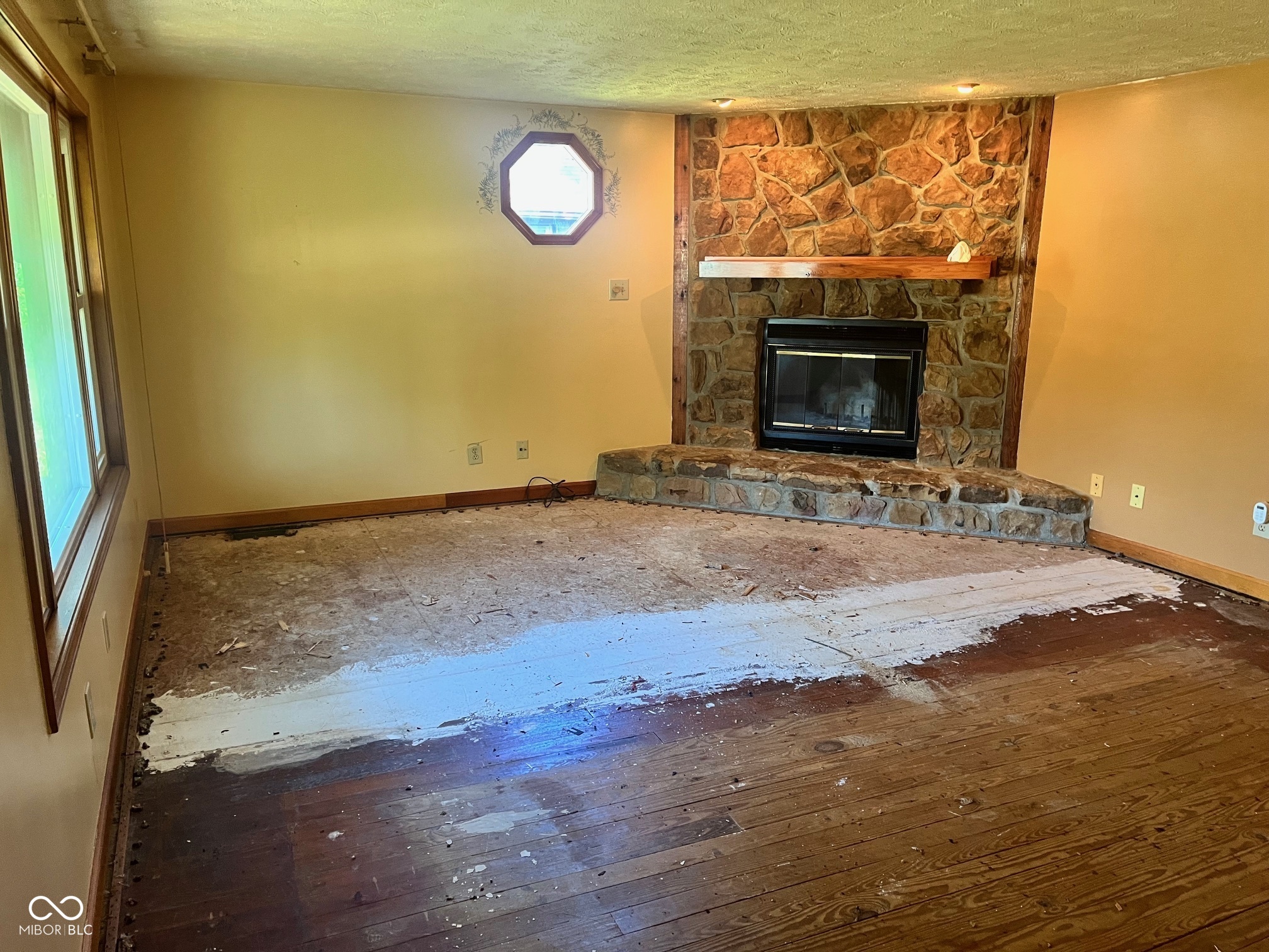 6407 Bluff Road Indianapolis, IN 46217 - Photo 4 of 17 Gallery Image 4