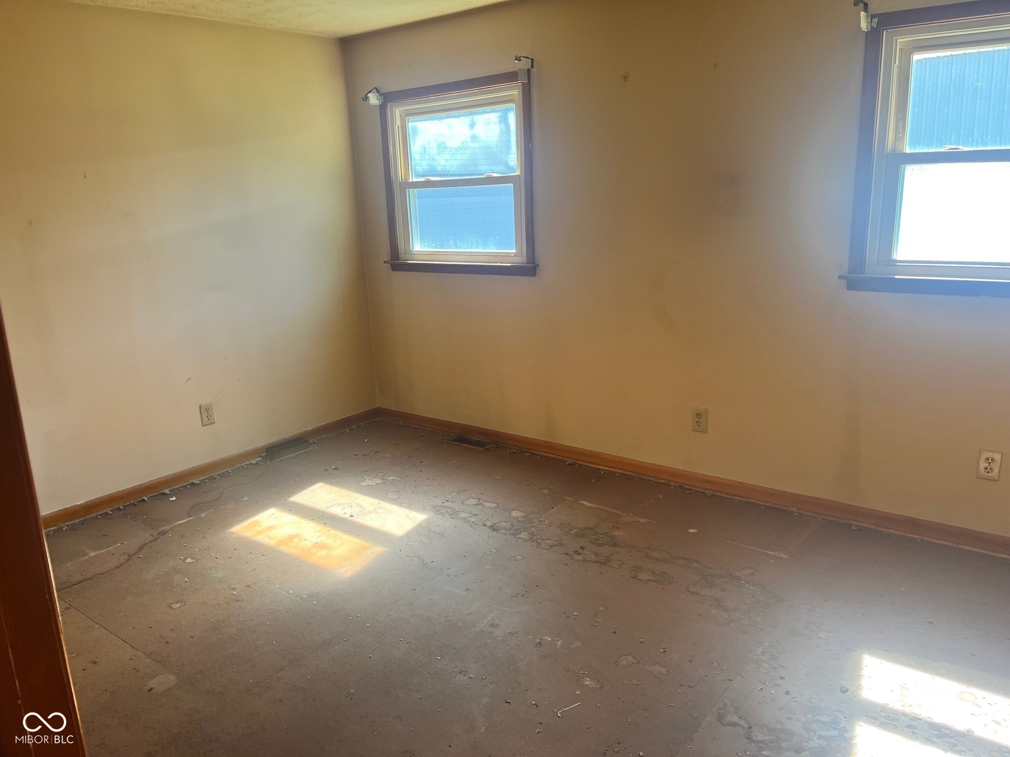 6407 Bluff Road Indianapolis, IN 46217 - Photo 7 of 17 Gallery Image 7