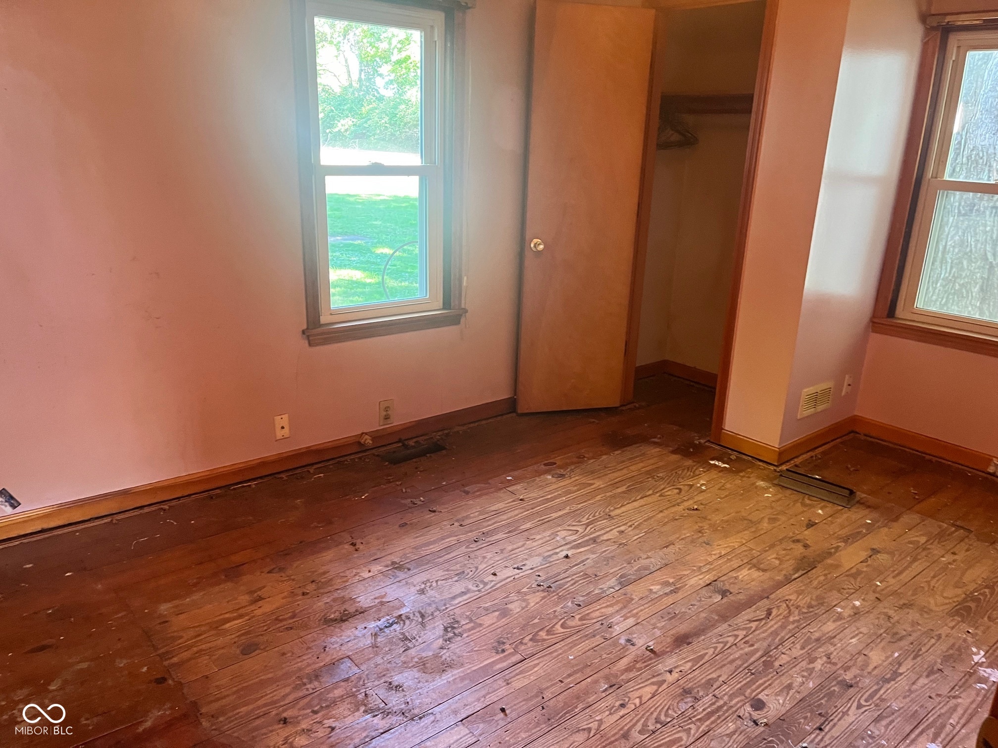 6407 Bluff Road Indianapolis, IN 46217 - Photo 8 of 17 Gallery Image 8