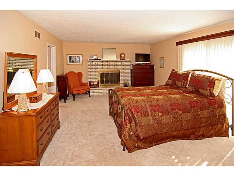 8730 Shagbark Road Indianapolis, IN 46260 - Photo 14 of 24 Gallery Image 14