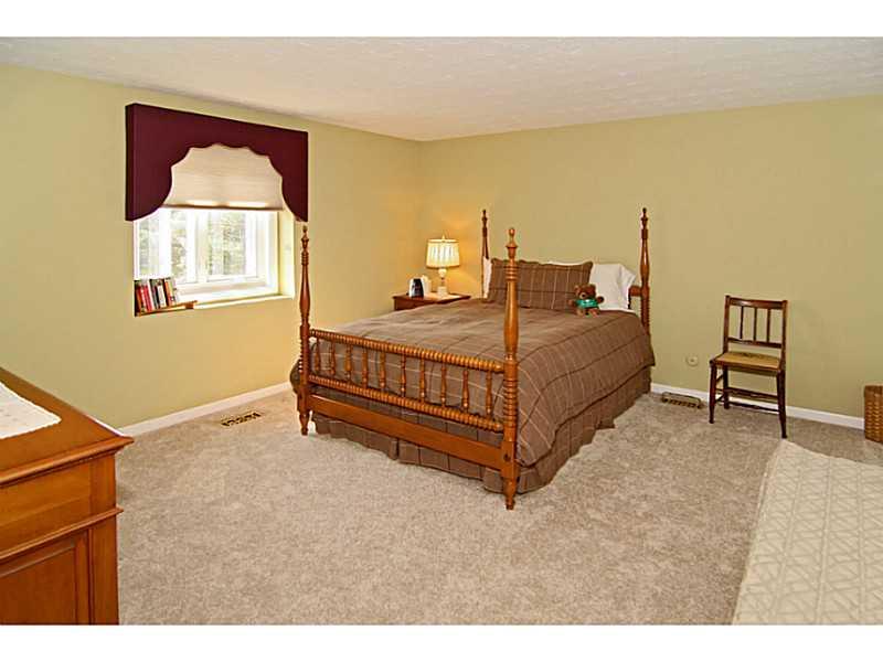 8730 Shagbark Road Indianapolis, IN 46260 - Photo 17 of 24 Gallery Image 17