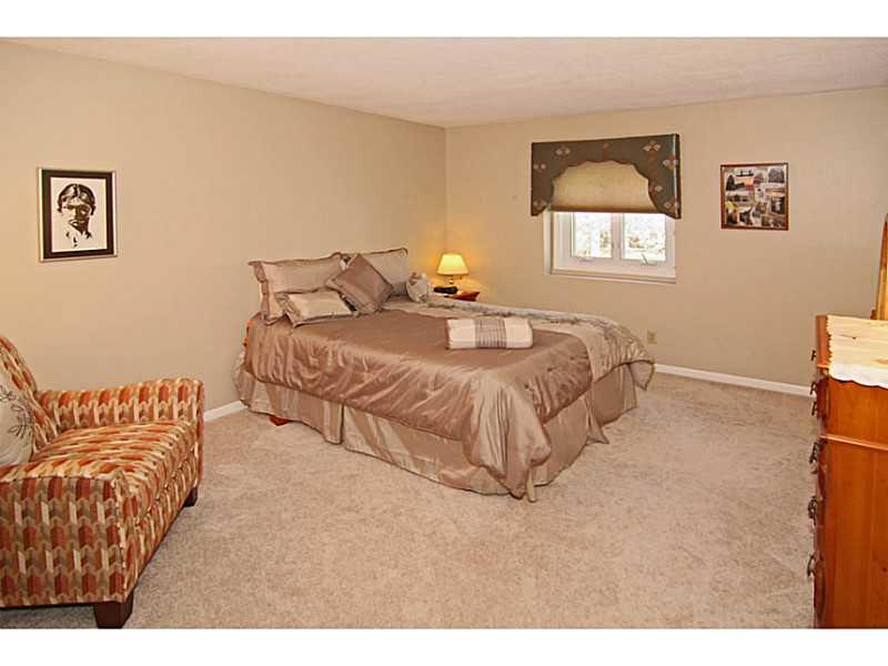 8730 Shagbark Road Indianapolis, IN 46260 - Photo 18 of 24 Gallery Image 18