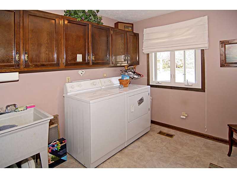 8730 Shagbark Road Indianapolis, IN 46260 - Photo 21 of 24 Gallery Image 21