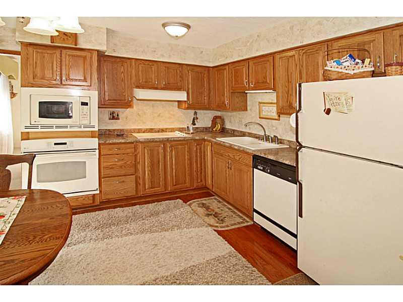 8730 Shagbark Road Indianapolis, IN 46260 - Photo 6 of 24 Gallery Image 6