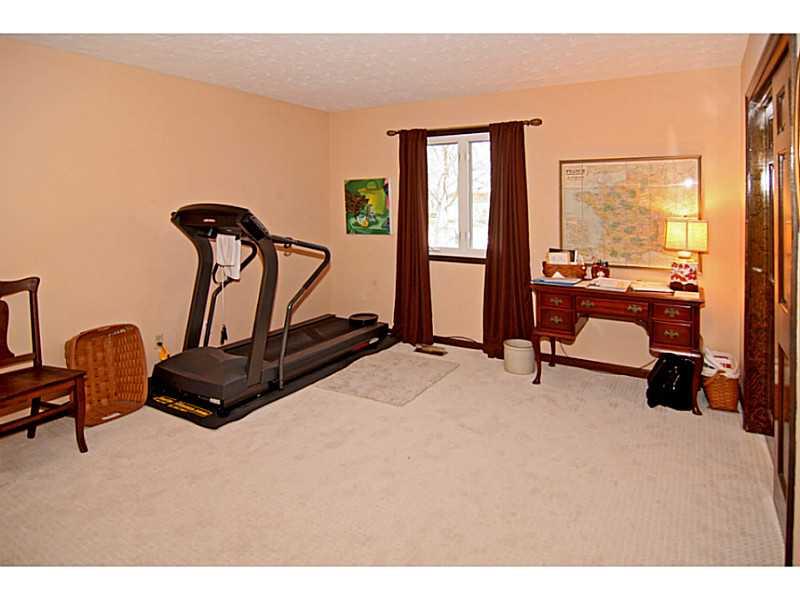 8730 Shagbark Road Indianapolis, IN 46260 - Photo 10 of 24 Gallery Image 10