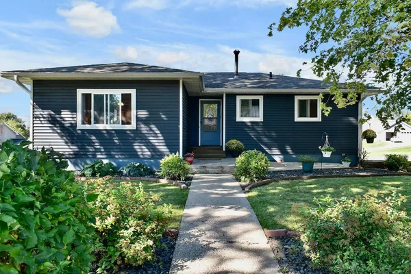 $260,500 | 240 6th Street Southwest, Plainview, MN 55964