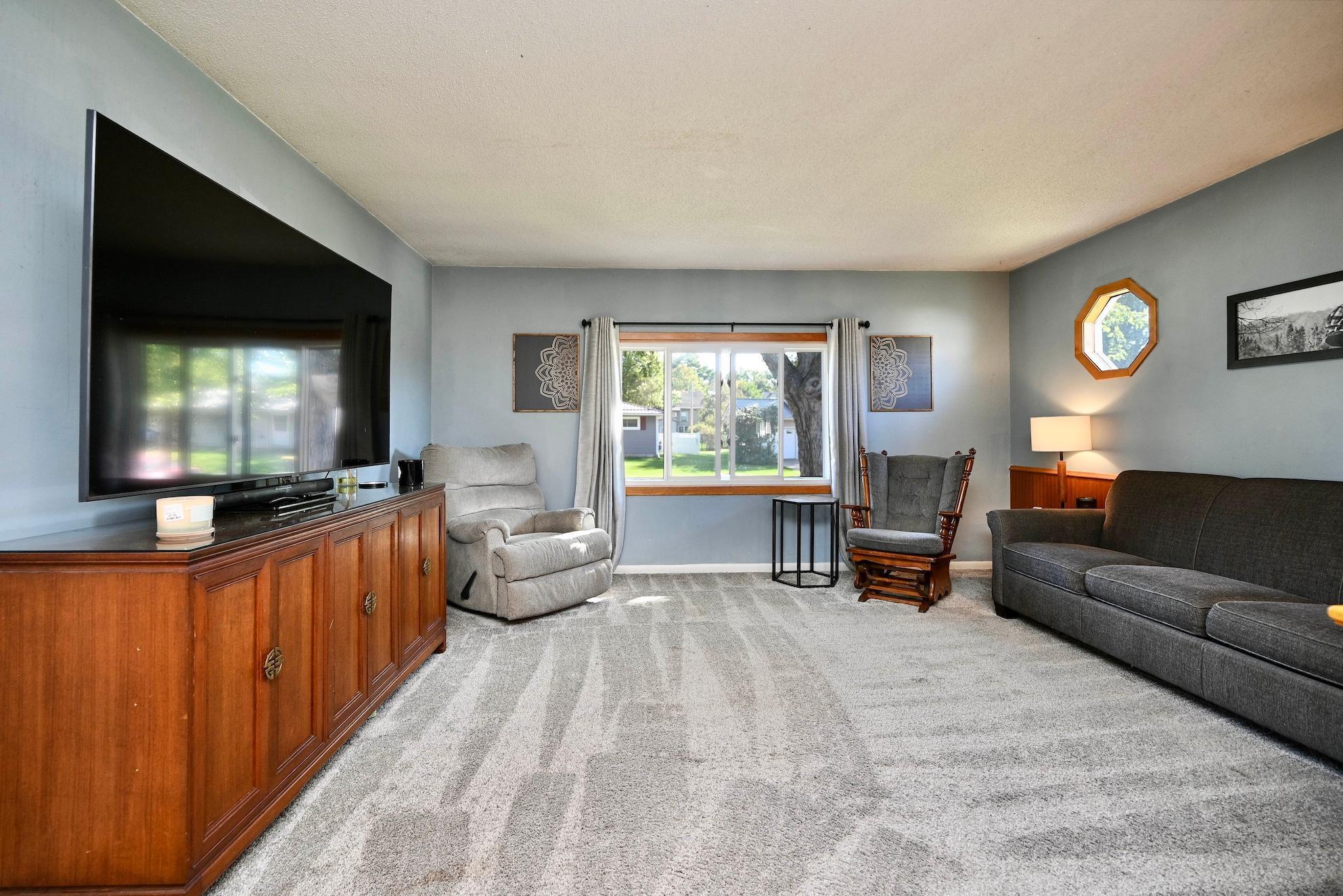 240 6th Street Southwest Plainview, MN 55964 - Photo 4 of 30