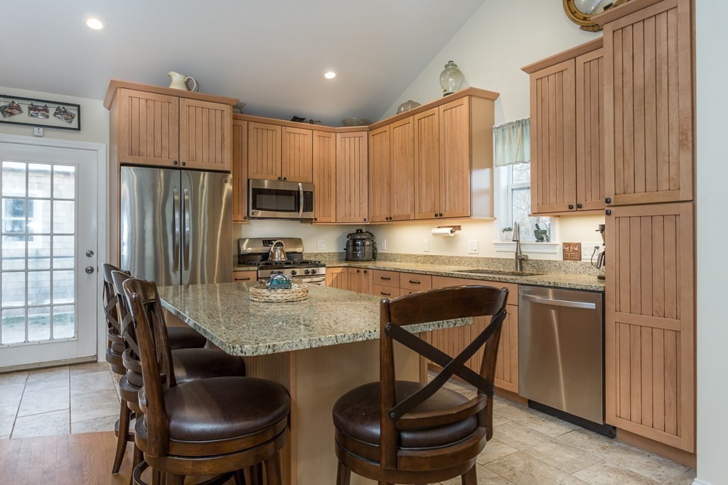 64 Overlook Road Weymouth, MA 02189 - Photo 6 of 19 Gallery Image 6