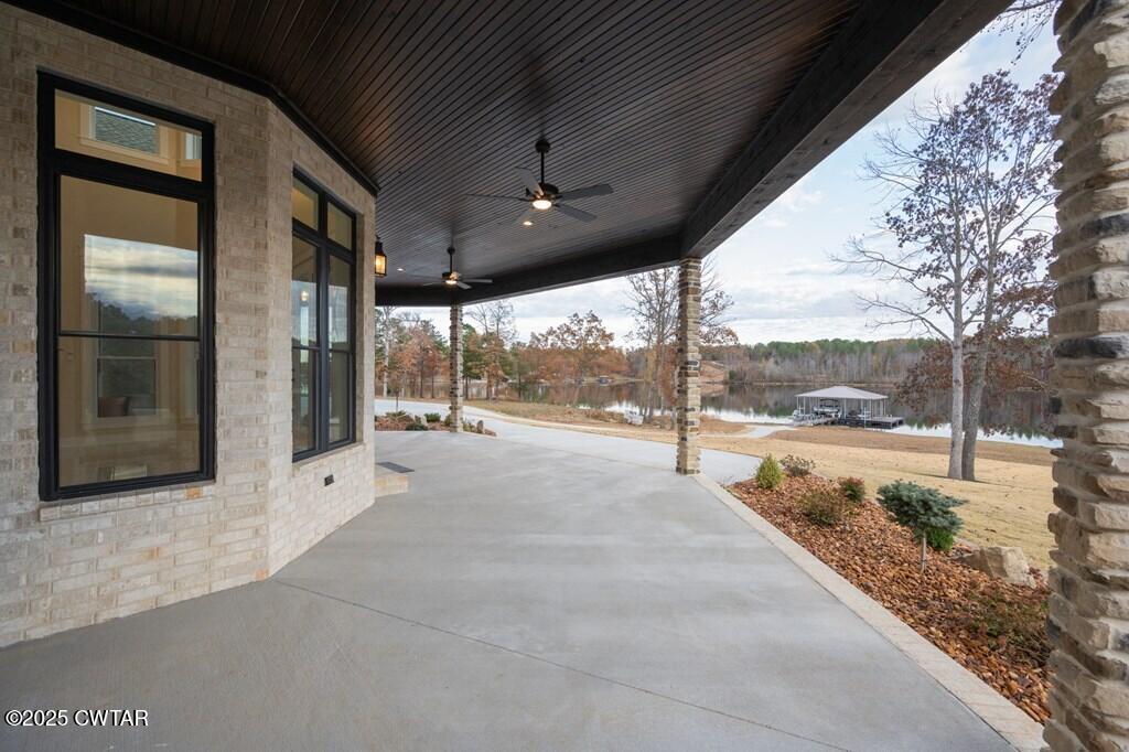 425 Shoreview Lane Huntingdon, TN 38344 - Photo 14 of 65 a view of swimming pool with a yard