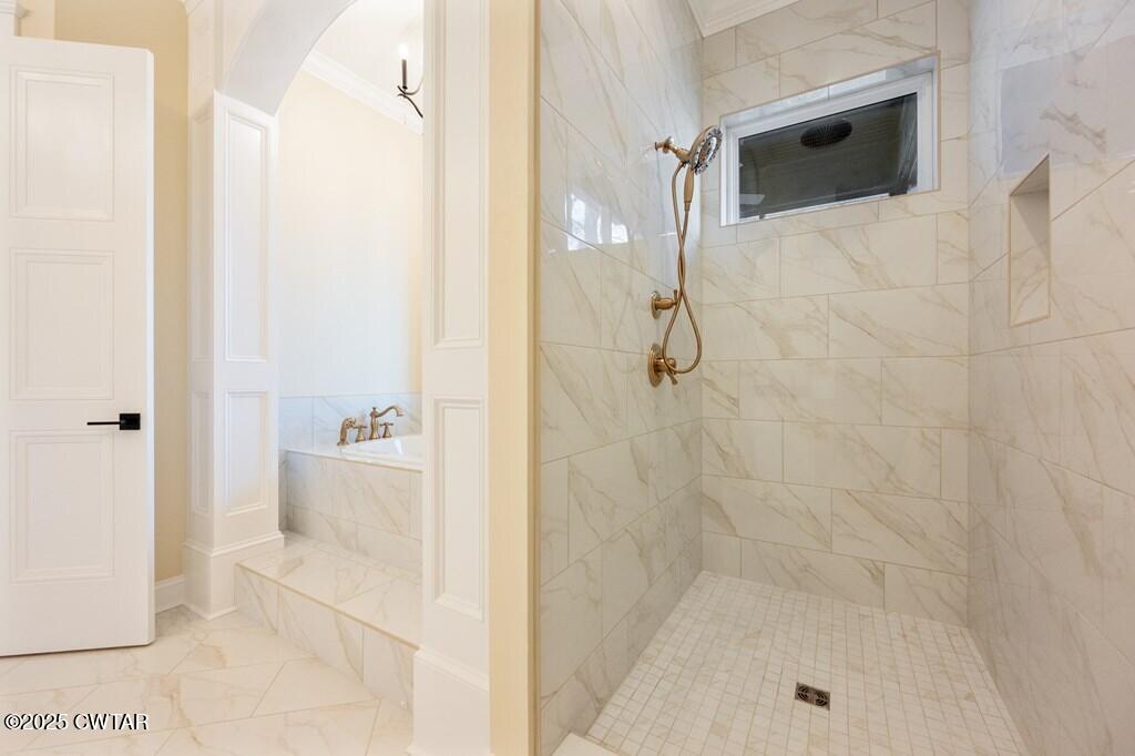 425 Shoreview Lane Huntingdon, TN 38344 - Photo 46 of 65 a bathroom with a shower and mirror