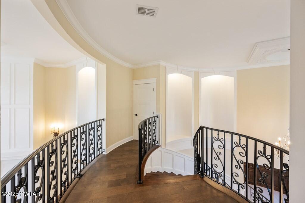 425 Shoreview Lane Huntingdon, TN 38344 - Photo 51 of 65 a view of a hallway with wooden staircase