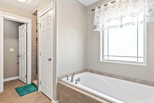$555,000 | 2495 East 3758th Street North, Twin Falls, ID 83301