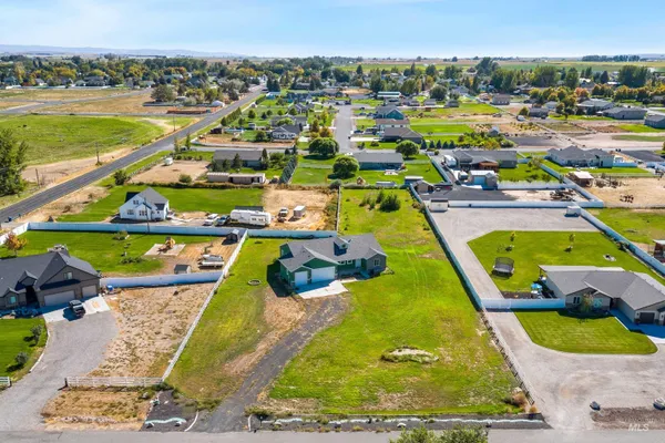 $555,000 | 2495 East 3758th Street North, Twin Falls, ID 83301