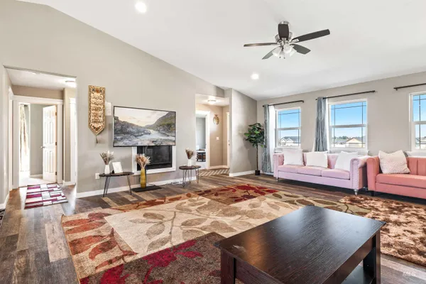 $555,000 | 2495 East 3758th Street North, Twin Falls, ID 83301