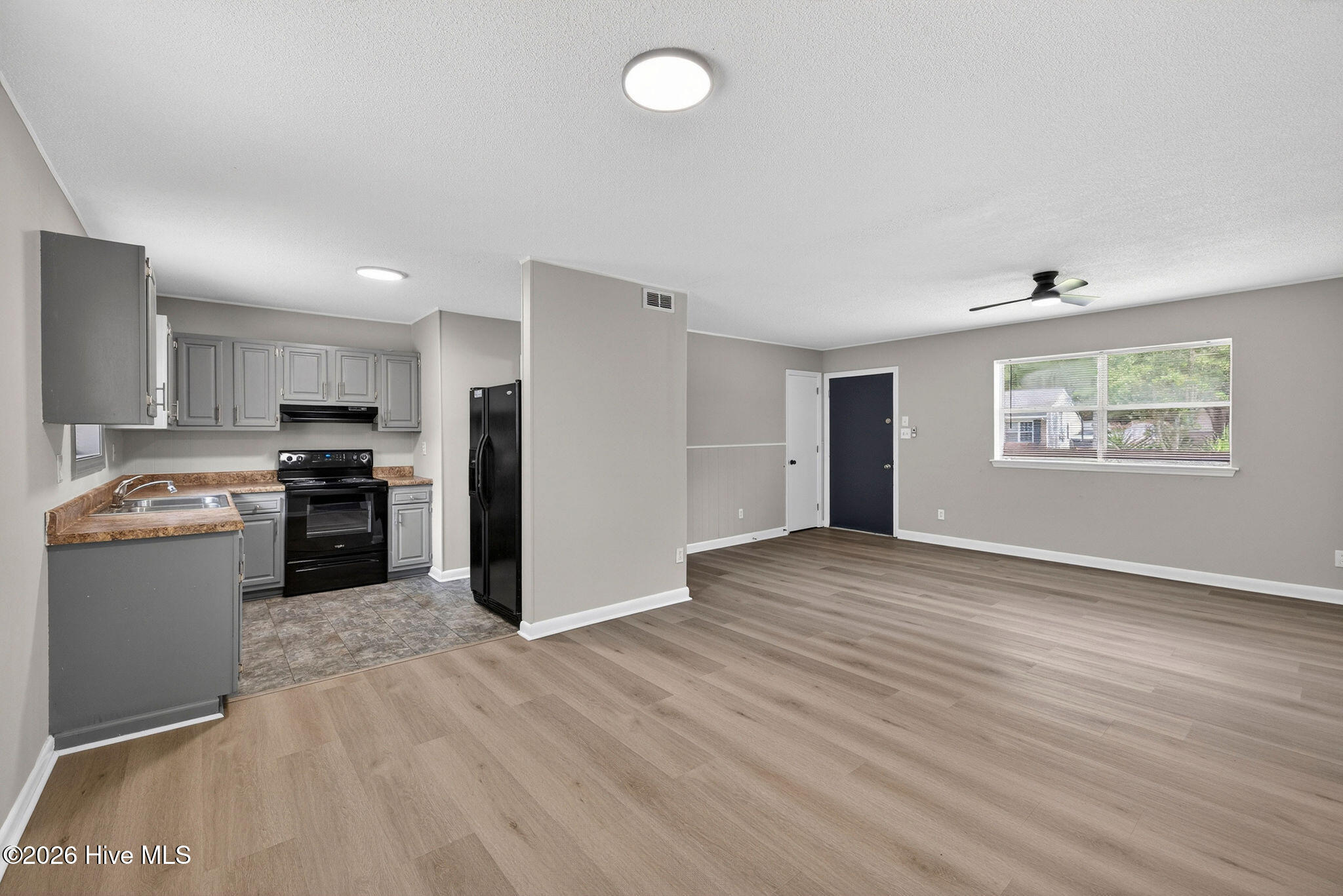 233 Brighton Road Wilmington, NC 28409 - Photo 2 of 30 233BrightonRoad-20