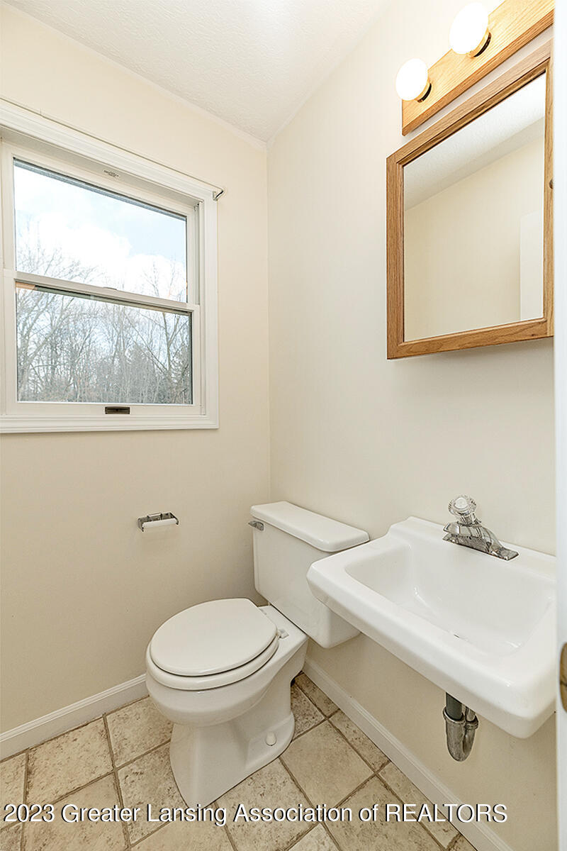 1191 East State Road Lansing, MI 48906 - Photo 15 of 27 _DSC8247