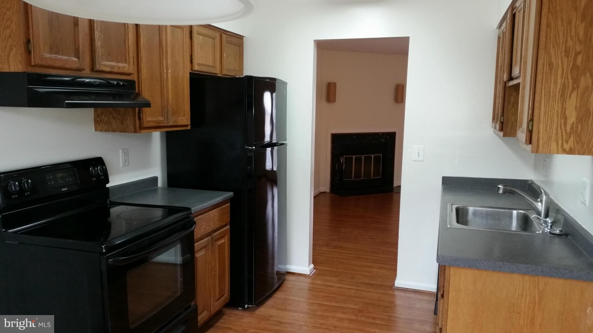 7782 Gateshead Lane Manassas, VA 20109 - Photo 3 of 9 Kitchen