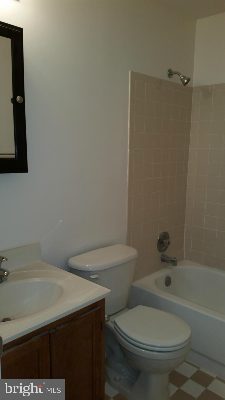 7782 Gateshead Lane Manassas, VA 20109 - Photo 9 of 9 Bath