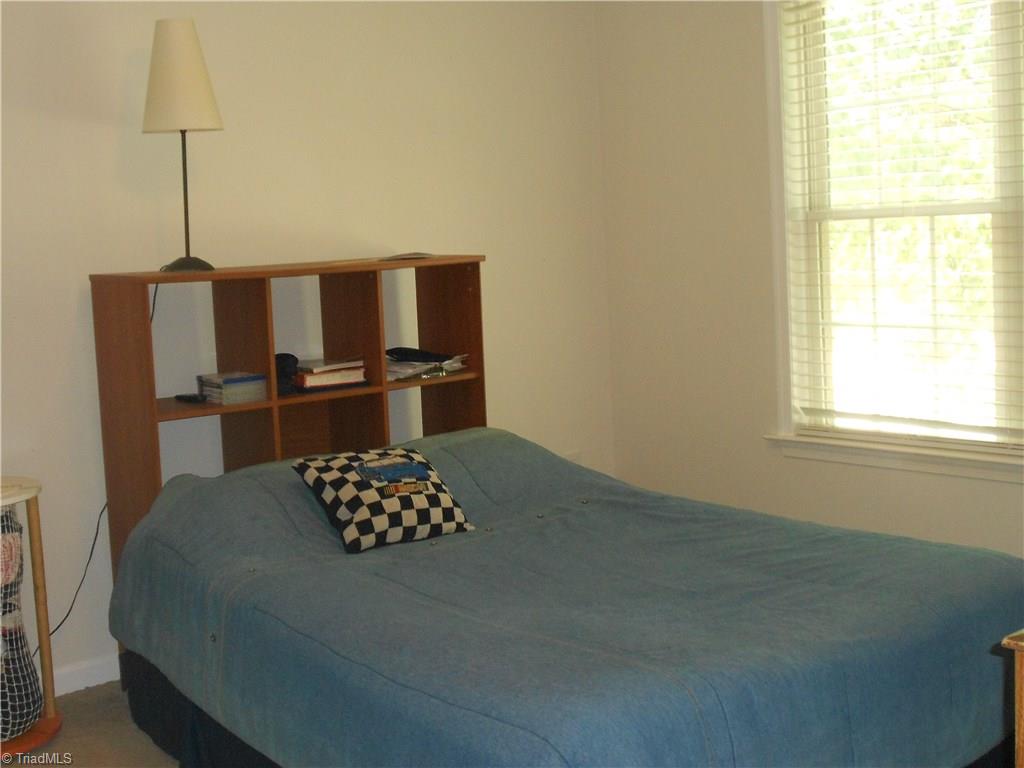 3724 Shadow Ridge Drive High Point, NC 27265 - Photo 13 of 14 Gallery Image 13