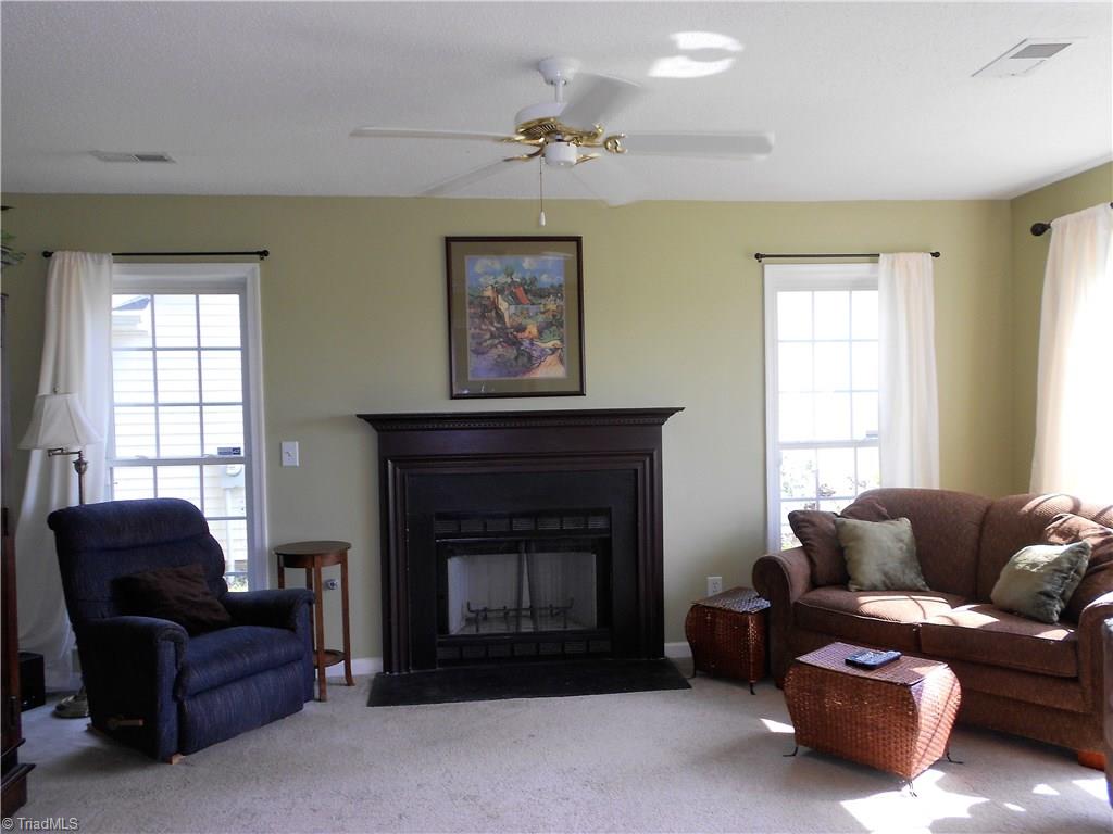 3724 Shadow Ridge Drive High Point, NC 27265 - Photo 5 of 14 Gallery Image 5