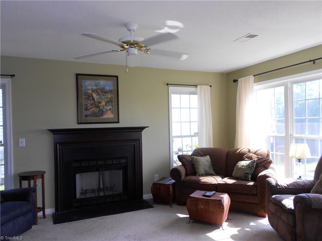 3724 Shadow Ridge Drive High Point, NC 27265 - Photo 6 of 14 Gallery Image 6