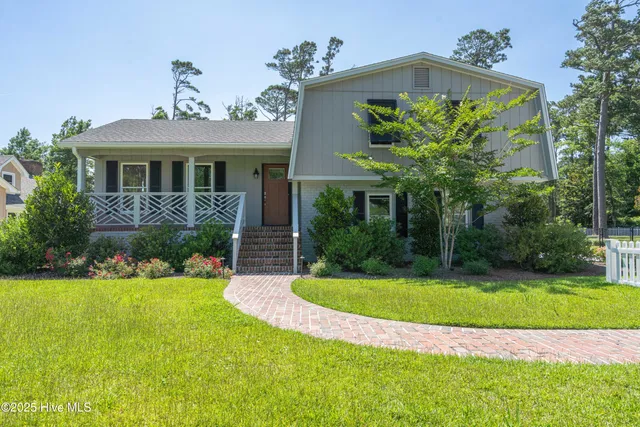 $435,000 | 218 Larkin Street, Morehead City, NC 28557