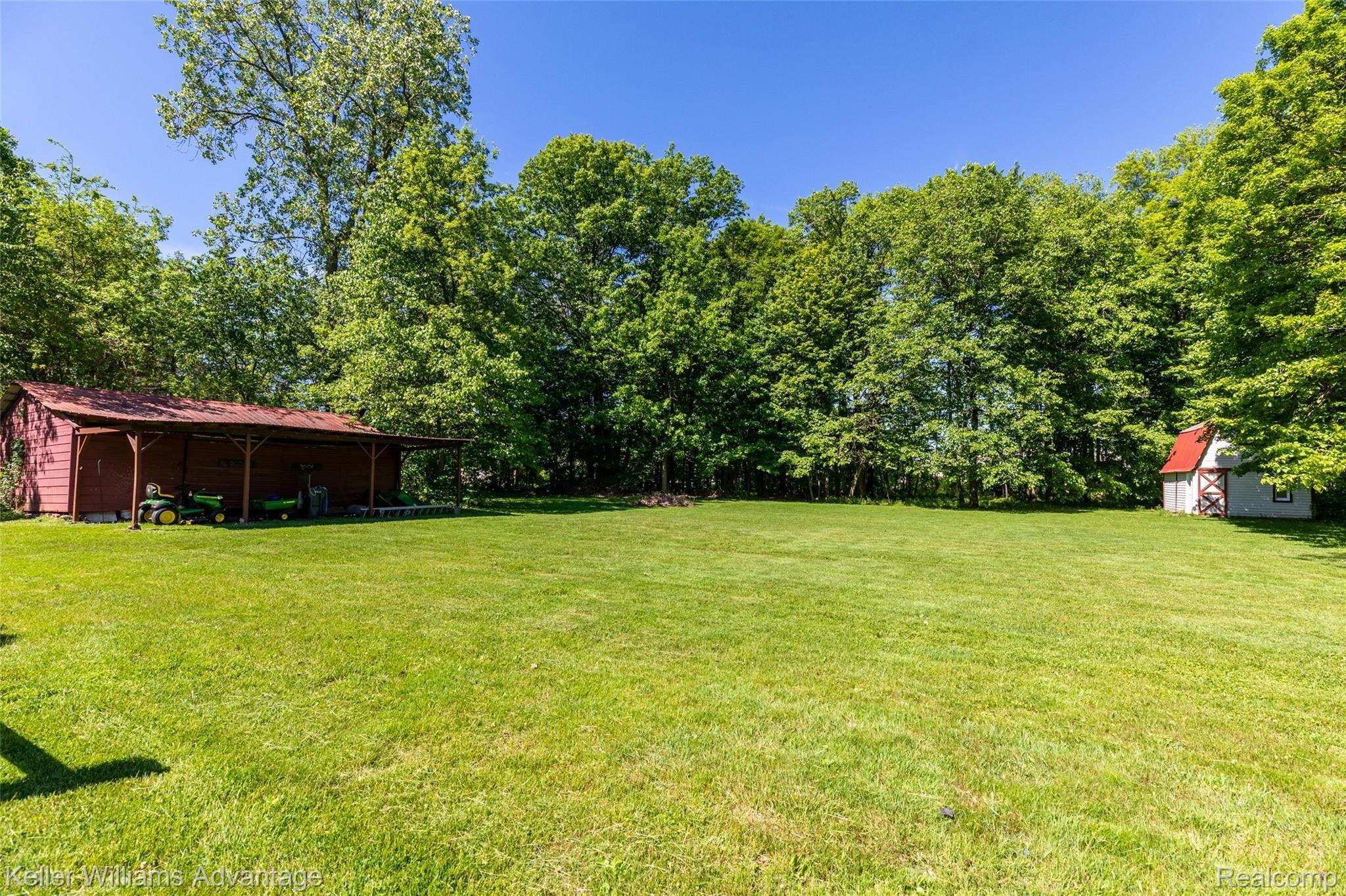 4540 Denton Road Canton, MI 48188 - Photo 14 of 38 14.Yard